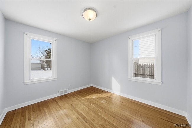 Building Photo - 38 Harvest Ave