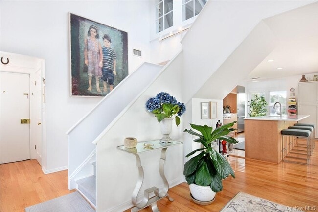 Building Photo - 27 N Buckhout St