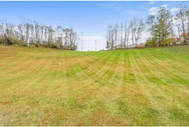 Building Photo - 590 Tall Oak Blvd NW