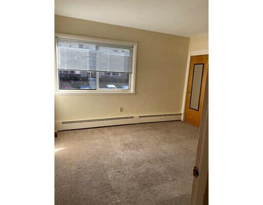 Building Photo - 5 Lakeview Gardens
