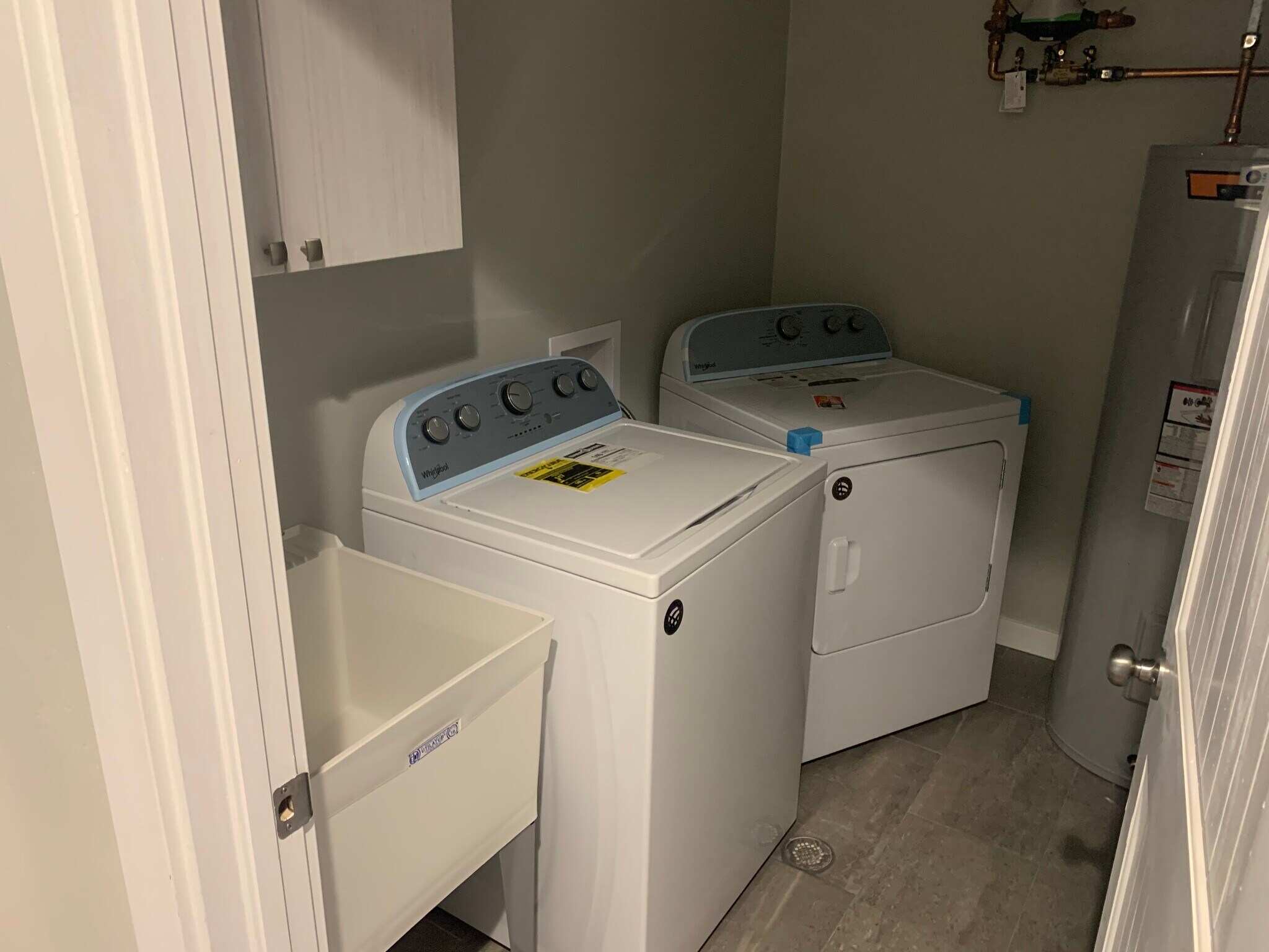 Shared In-Unit Laundry - 1380 Main St