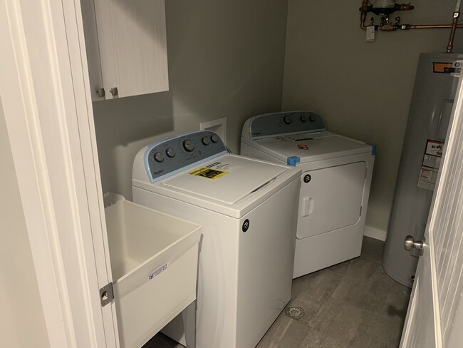 Shared In-Unit Laundry - 1380 Main St