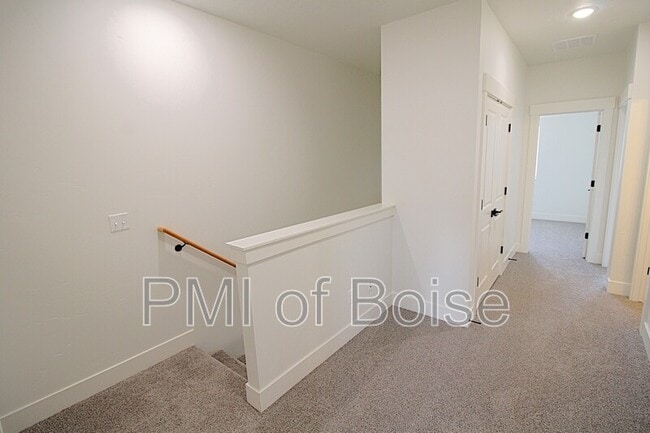 Building Photo - 123 Trifecta Ln