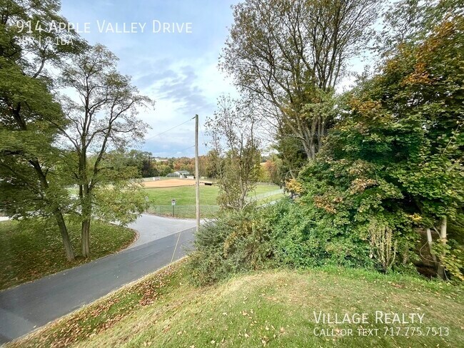 Building Photo - 914 Apple Valley Dr