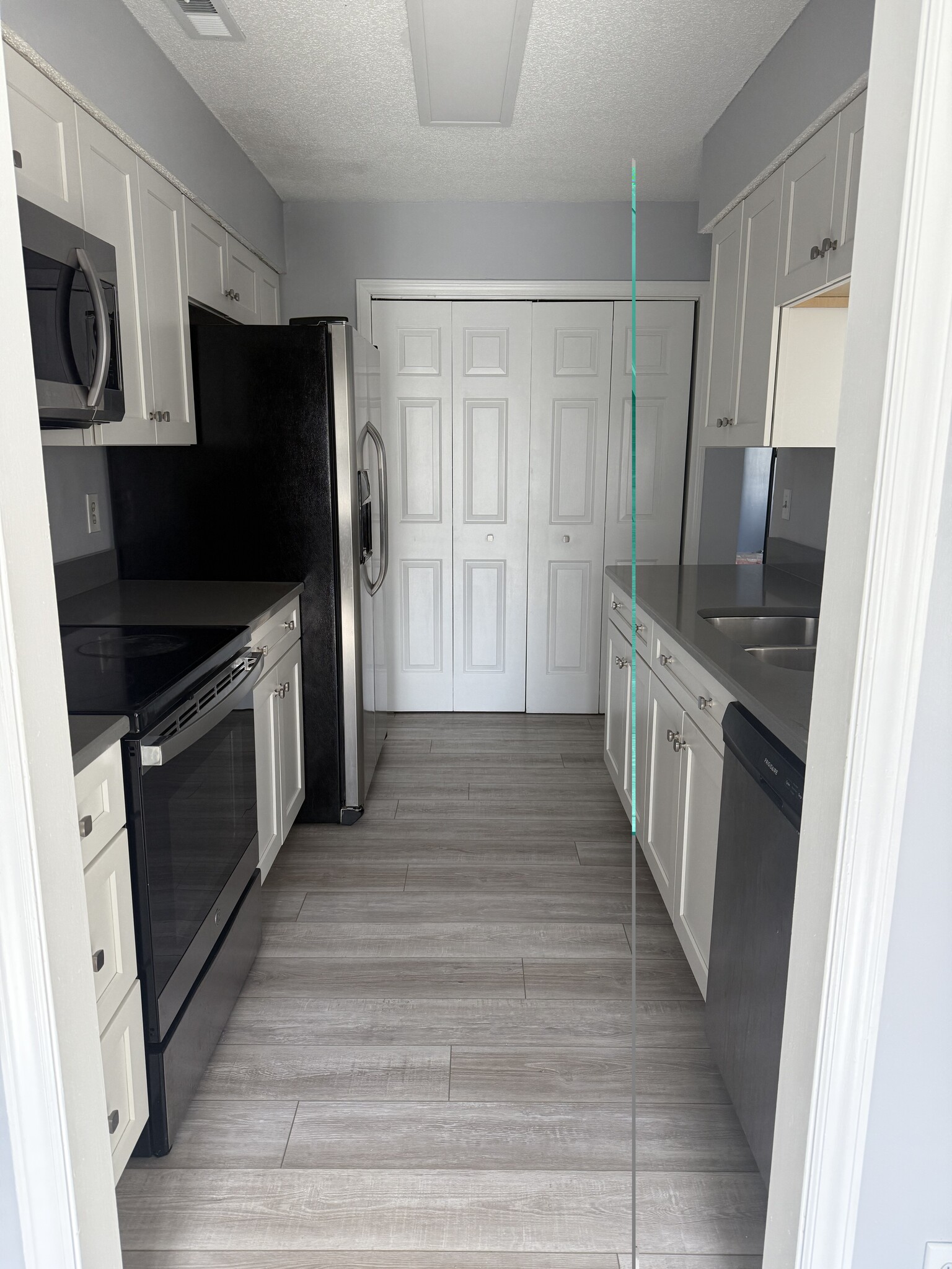 Building Photo - 2728 Sawgrass Ct