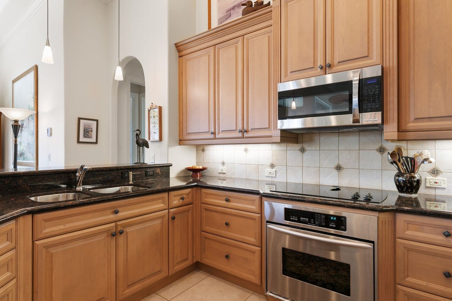 Building Photo - 872 Banyan Ct