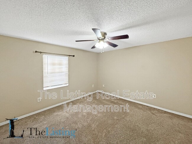 Building Photo - 5637 Viburnum Ct