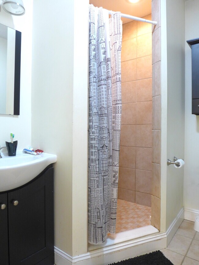 Building Photo - 1623 Tremont St