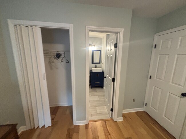 Building Photo - Room in House on Tall Rock Ct