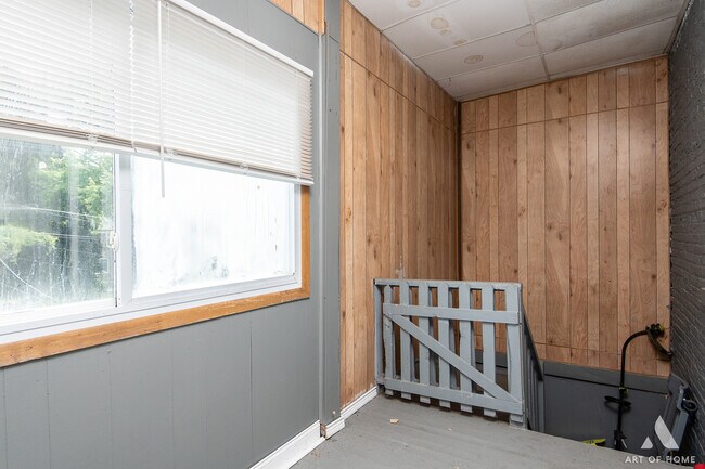 Building Photo - 1229 E 71st St