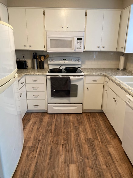 Building Photo - 2863 Applewood Ln