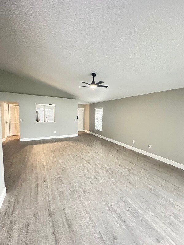 Building Photo - 3019 Bloomsbury Dr