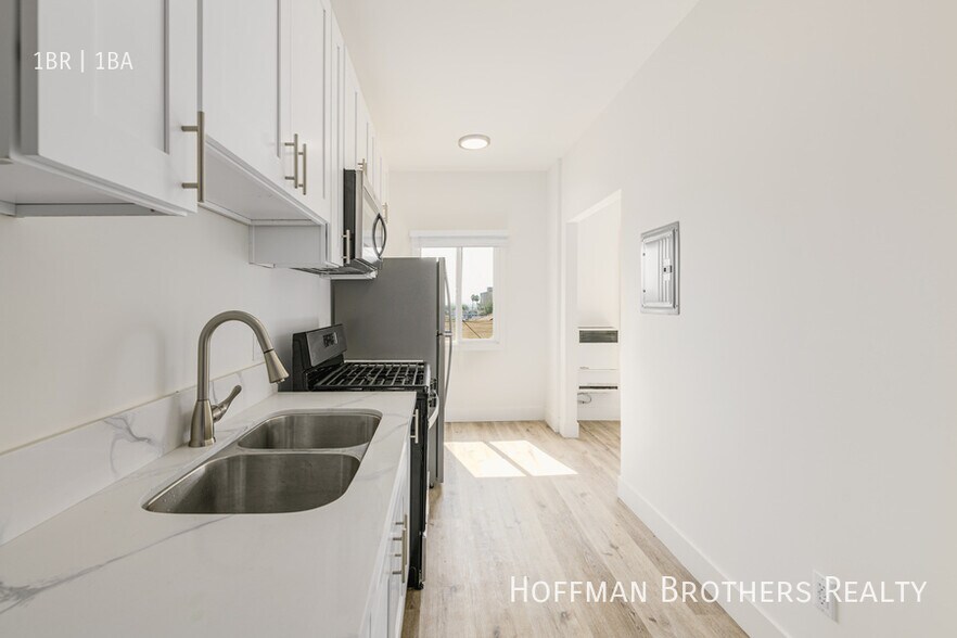 Building Photo - 1623 Mariposa Ave