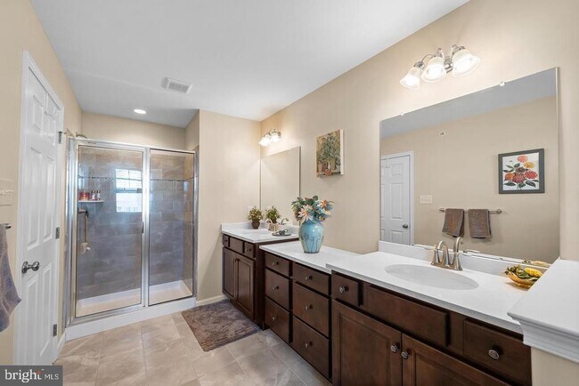 Building Photo - 317 Ridgewood Dr