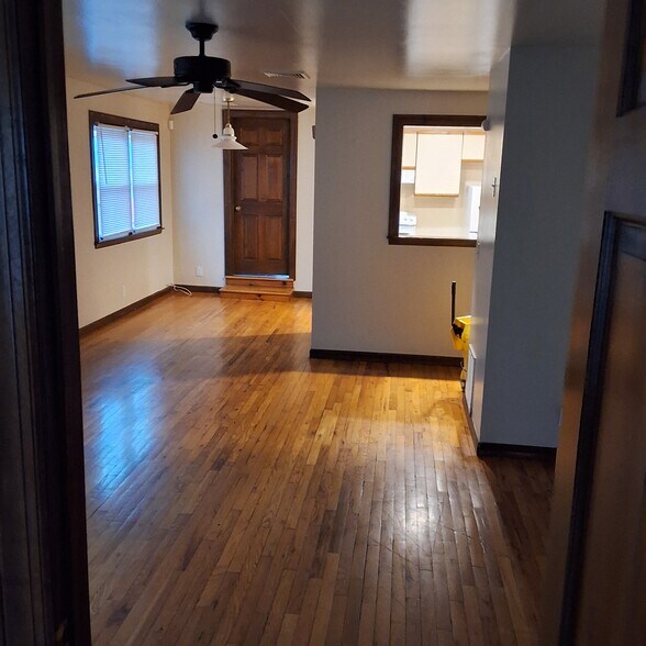 Building Photo - 340 W State St