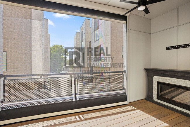 Building Photo - 1242 2nd Ave S