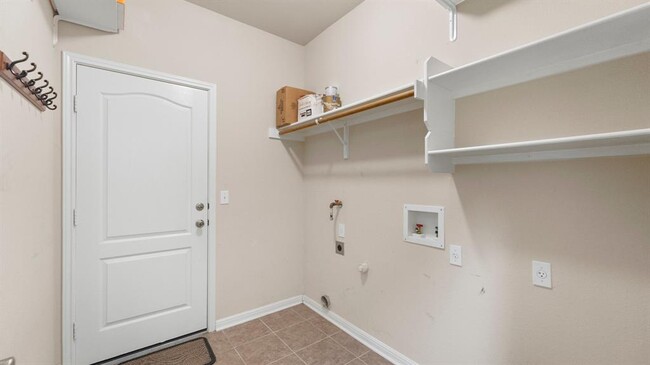 Building Photo - 7808 Alophia Dr