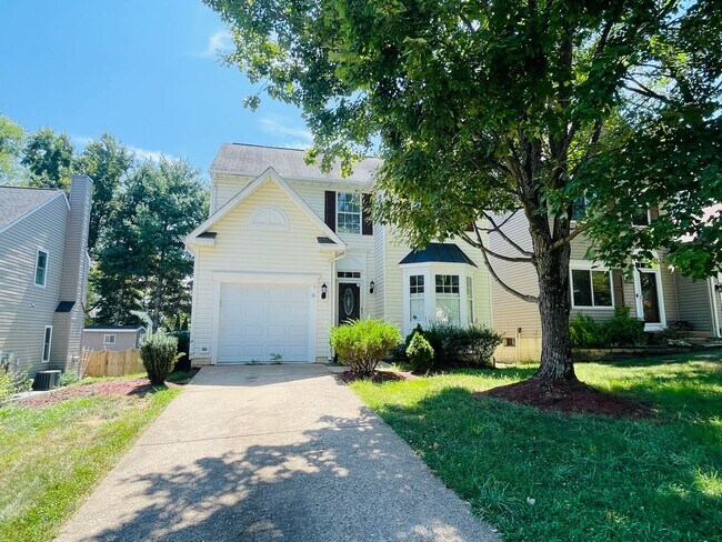 Building Photo - Available NOW!! HOME IN PARK RIDGE