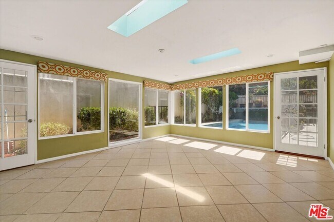 Building Photo - 4131 Mantova Dr