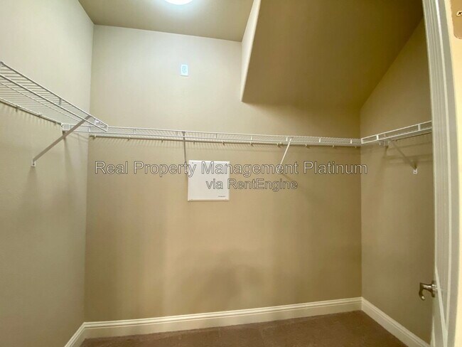 Building Photo - 2141 W Juliet Way