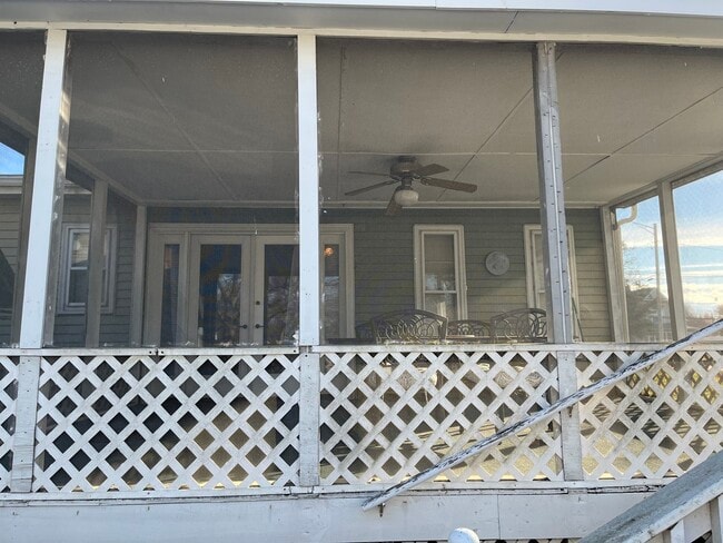 Building Photo - 112 Chicago Rd