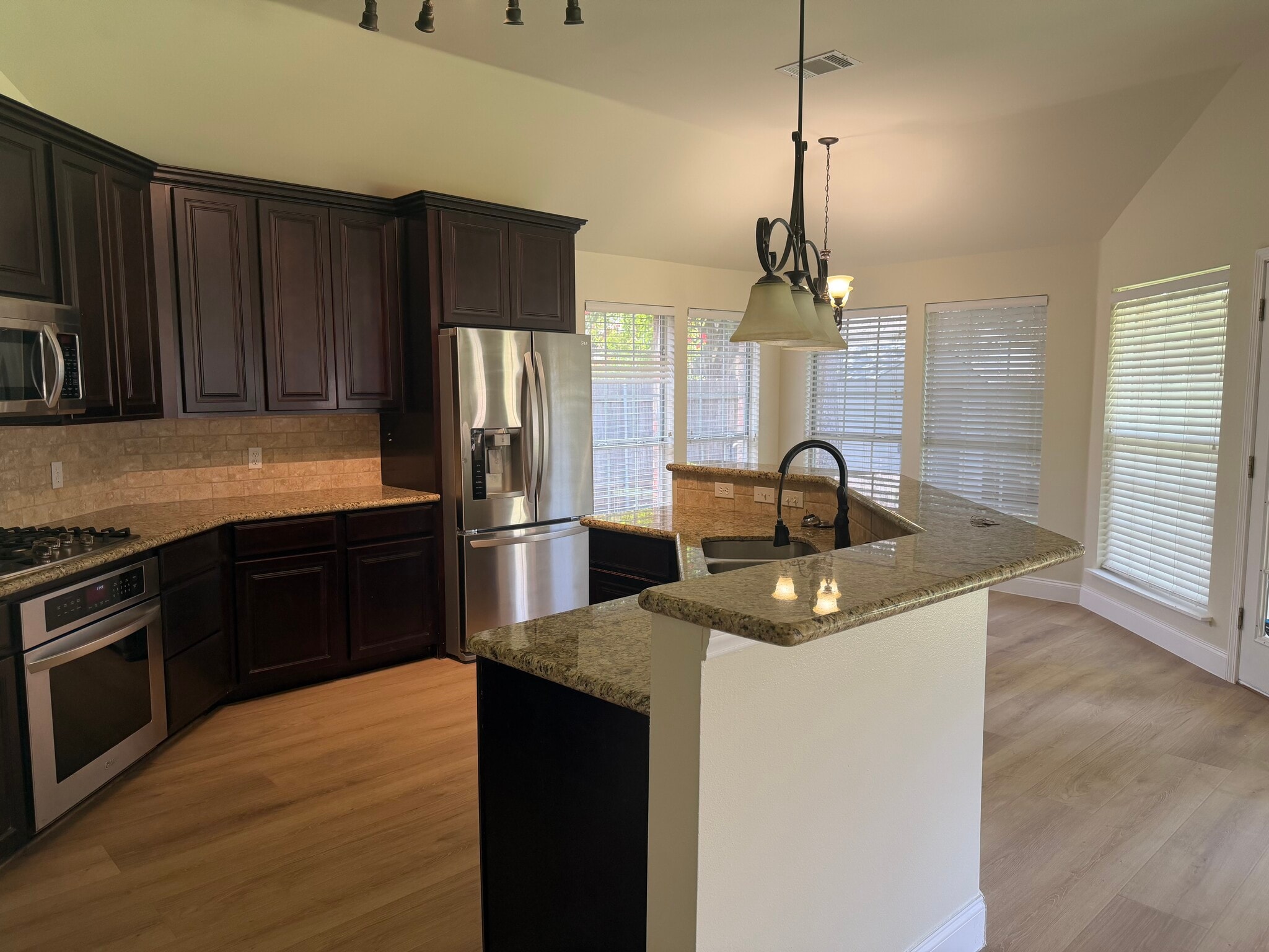 Building Photo - 10229 Andora Dr