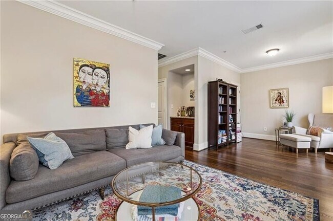 Building Photo - 305 Le Gran Bend