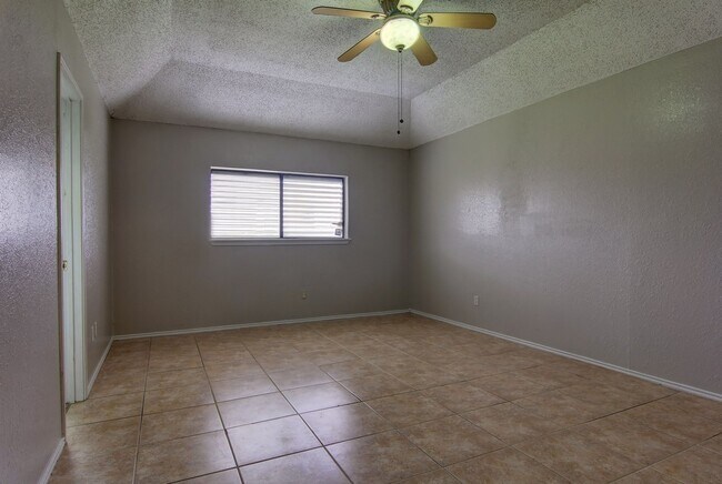 Building Photo - 7125 Laramie Ln
