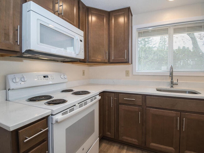 Building Photo - 1475 SW Orchard Ave