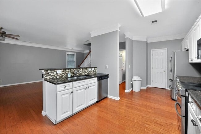 Building Photo - 605 Lofty Ln