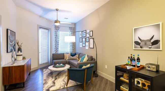 Building Photo - 1-Bed | Montrose Meets Museum District Liv...