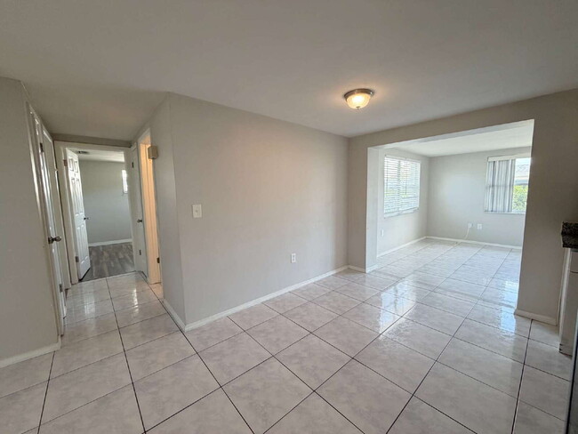 Building Photo - 5706 Chipper Dr