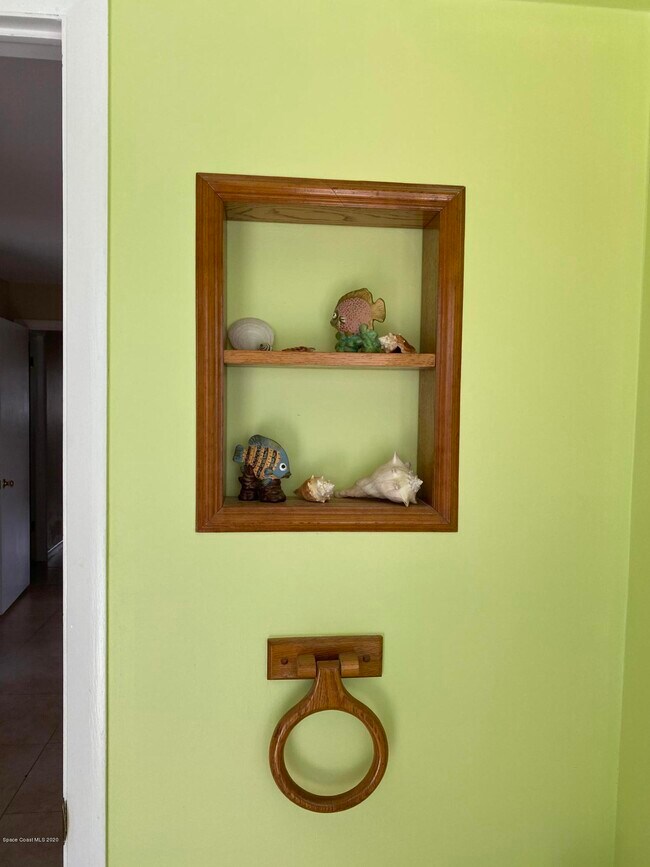 Building Photo - 466 Gateway Dr