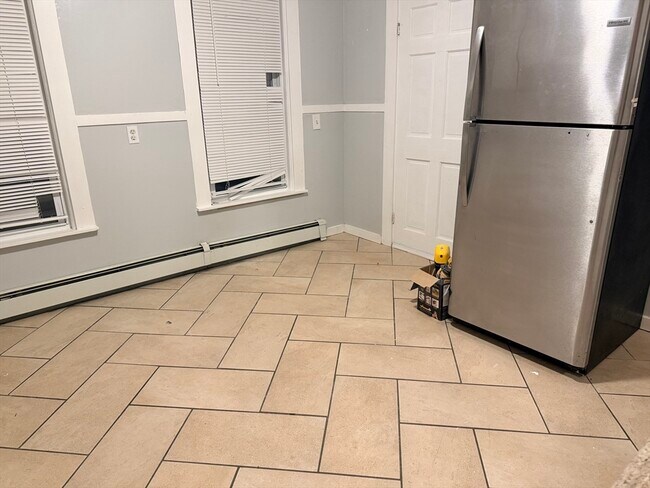 Building Photo - 87 Hilldale Ave