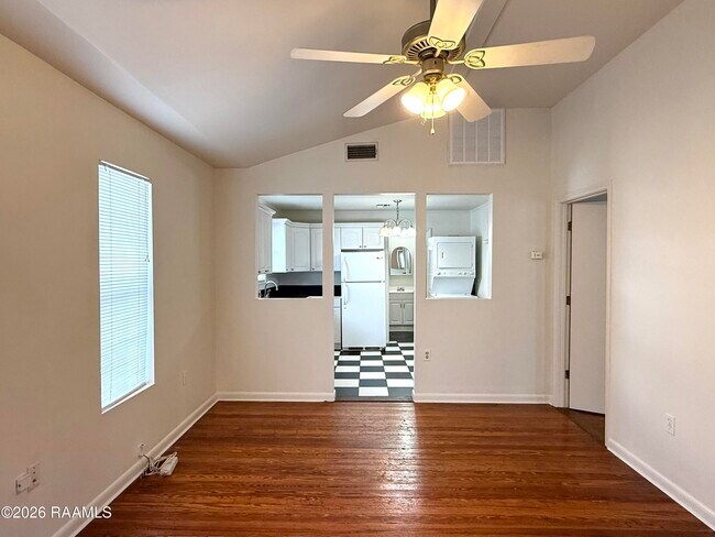 Building Photo - 305 General Mouton Ave