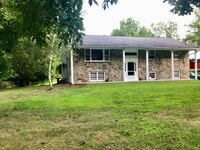 Building Photo - 236 Creek Rd
