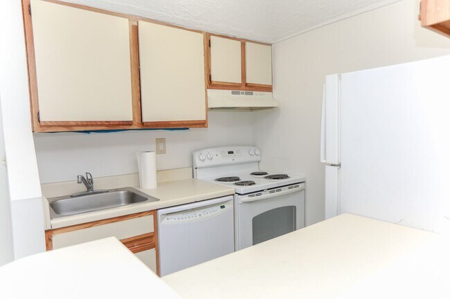 Building Photo - 11 Haverford Ct