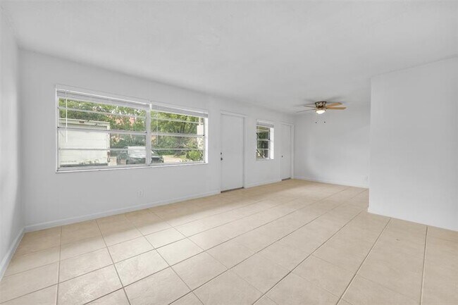 Building Photo - 4165 SW 67th Ave