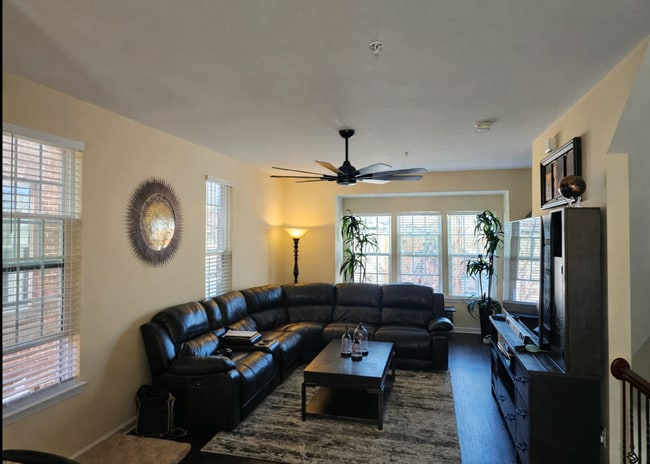 Building Photo - 4511 Foster Ave