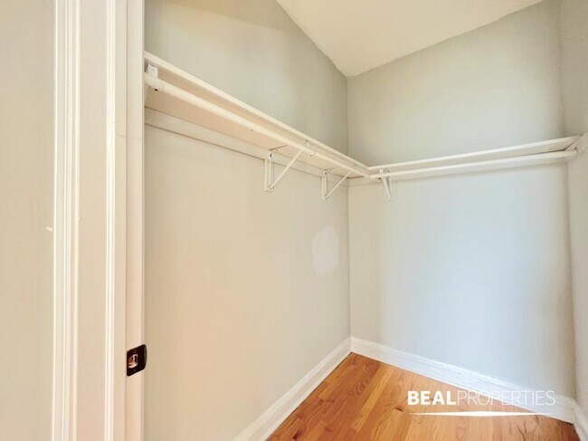 Building Photo - 0 bedroom in CHICAGO IL 60640