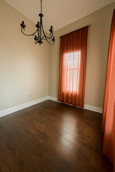 Dining Area - 2621 1st St