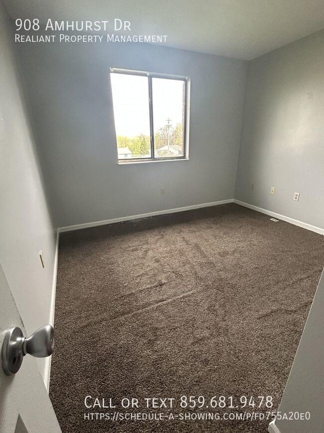 Building Photo - 908 Amhurst Dr