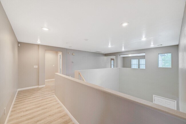Building Photo - 1st MONTH FREE! Lone Mountain Heights Luxu...