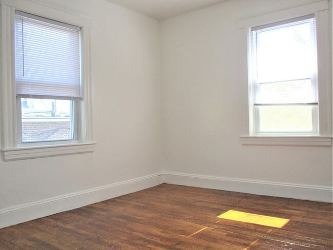 Building Photo - 103 Faxon St