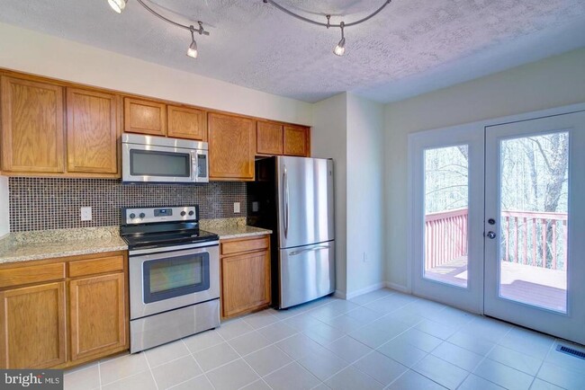 Building Photo - 14510 Mayfair Dr