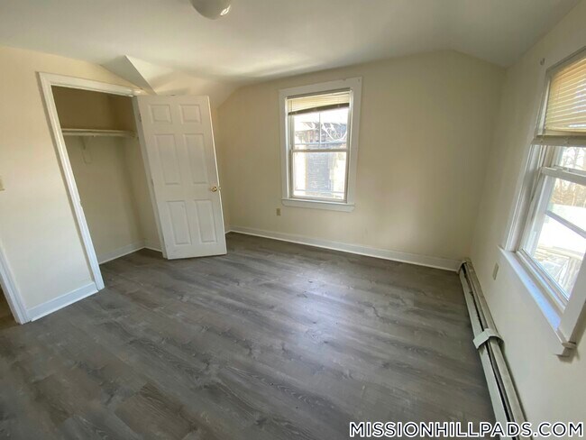 Building Photo - 40 Winthrop St