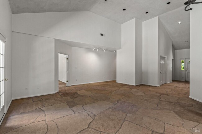 Building Photo - 6578 Oak Leaf Ct