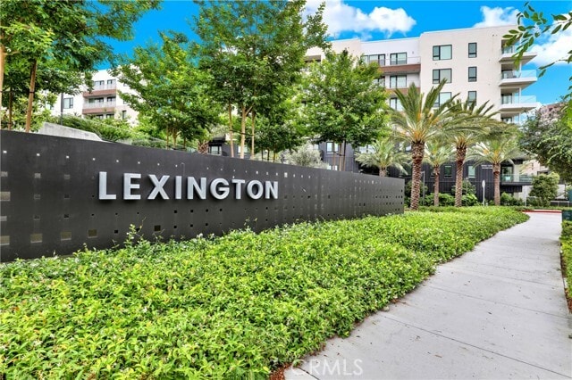 Building Photo - 3715 Rivington