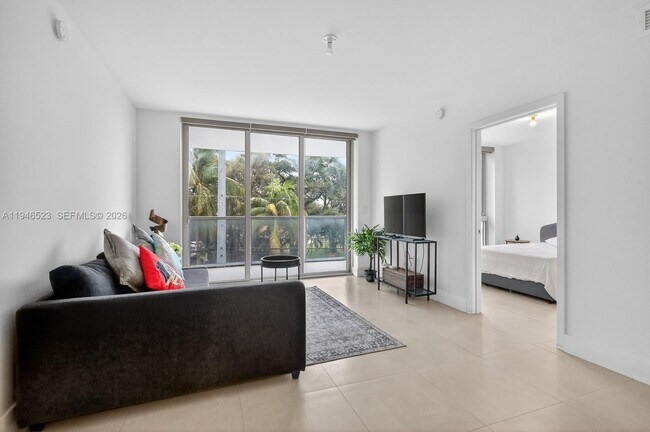 Building Photo - 13800 Highland Dr