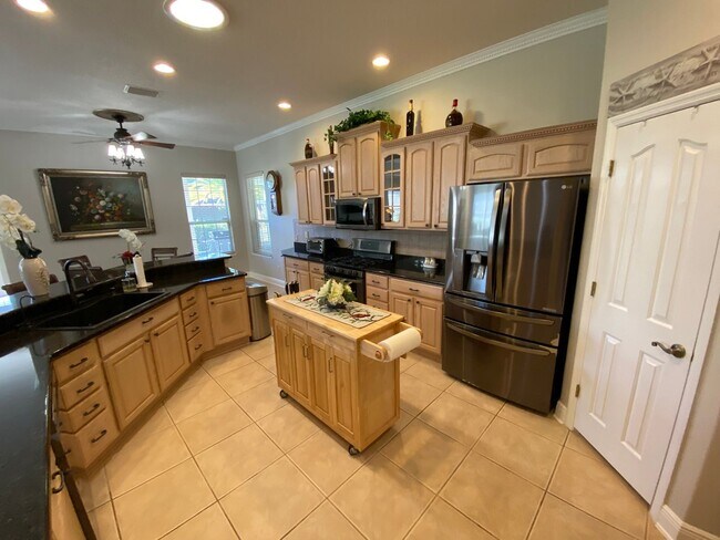 Building Photo - Spectacular and Luxurious Turnkey ANNUAL Lease in The Village of Bridgeport